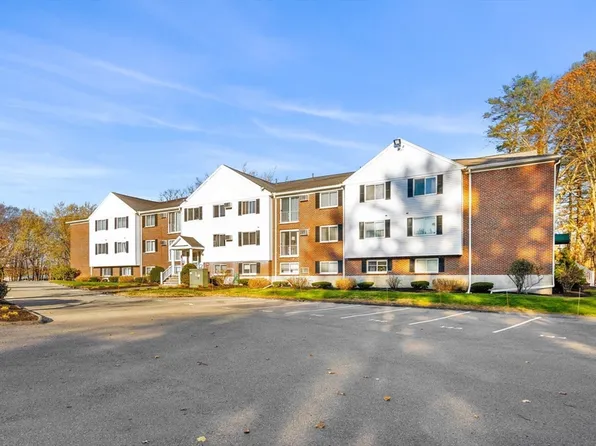 25 Clarks Rd APT 208, Amesbury, MA 01913