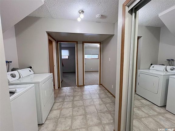 4th image of 9038 Panton Ave