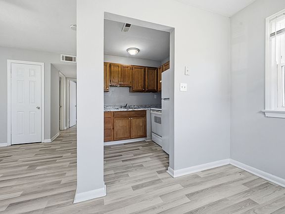 5th image of 507 Ashlawn