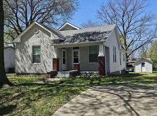 112 S Howard St, New Franklin, MO 65274