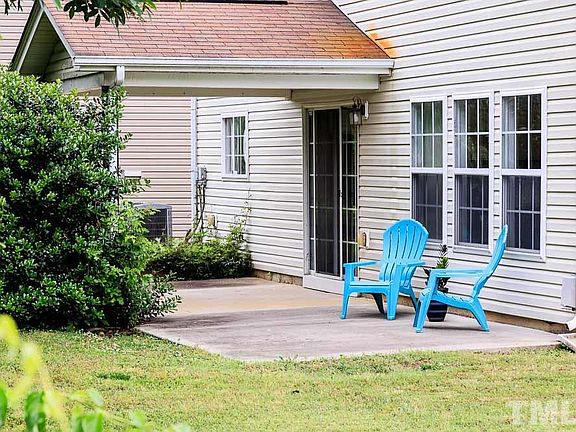 4th image of 323 Ashdale Dr