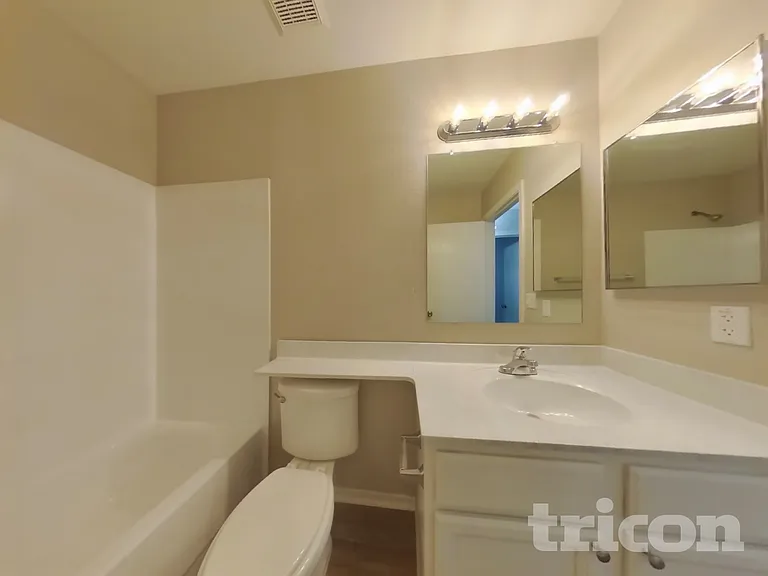 9215 W Sandra Ter — Photo 18