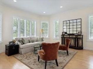 3507 Linneman St, Glenview, IL 60025