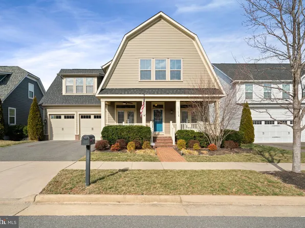 17153 Gullwing Dr, Dumfries, VA 22026