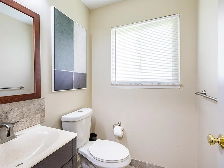 5038 Dayton Dr — Photo 13