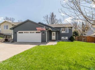 1309 E Old Hickory St, Sioux Falls, SD 57104