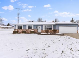 9338 Park Pl, Swartz Creek, MI 48473