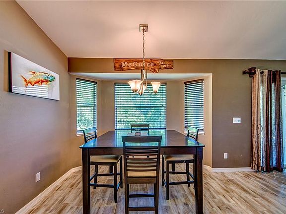 3rd image of 5766 Linden Ln