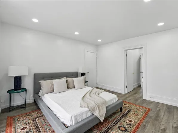 283 Griffith Street image 11 of 29