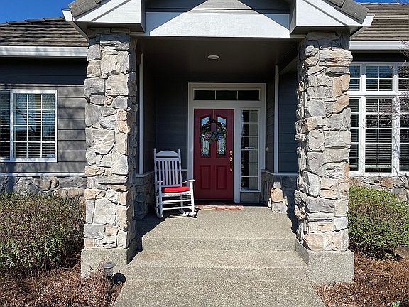 3rd image of 191 Pine Lake Dr