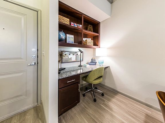 4th image of 4701 Cromwell Dr #10101