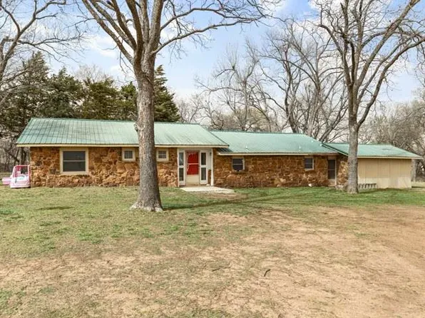 66 Jones Rd, Ponca City, OK 74604