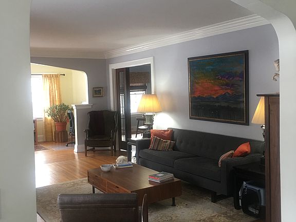 3rd image of 217 Hillcrest Dr