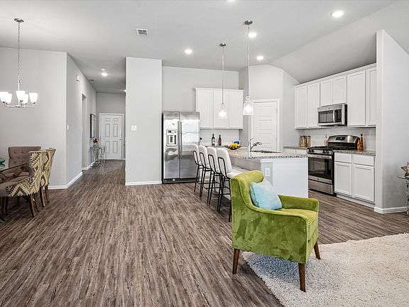 4th image of 3304 Macaw Rd