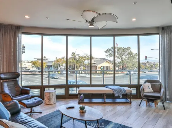 3025 Byron St #201, San Diego, CA 92106