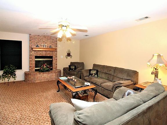 3rd image of 12188 Blakely Ln