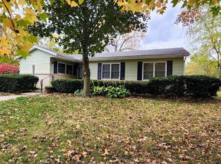 106 Manor Dr, Glasgow, MO 65254