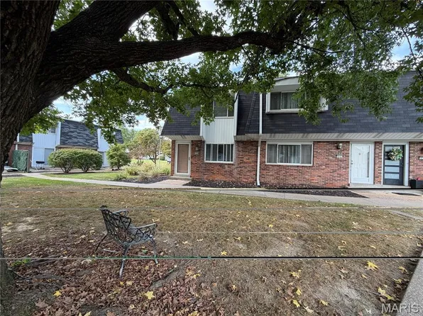 1912 W Delmar Ave APT A, Godfrey, IL 62035