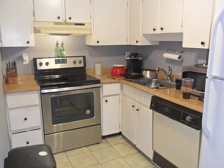 16C Mayberry Dr #2 — Photo 4