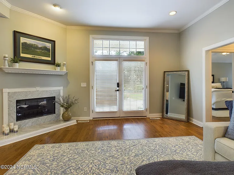 4 McQueen Pl — Photo 17