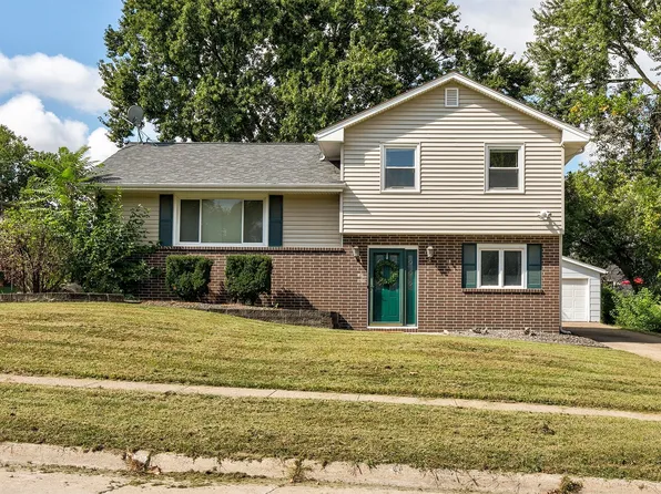 4410 67th St, Urbandale, IA 50322