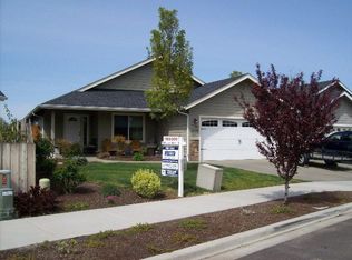 2690 Estates Ln, Grants Pass, OR 97527