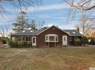 18 Ocean Ave, East Patchogue, NY 11772