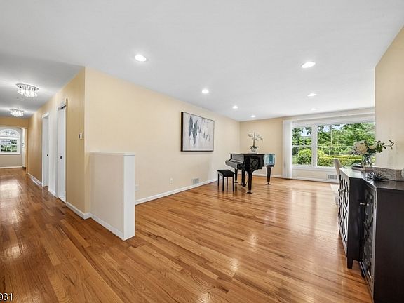 5th image of 3 KAREN COURT