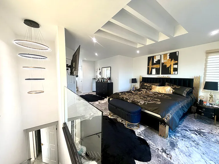 3647 Ethan Allen Ave — Photo 9