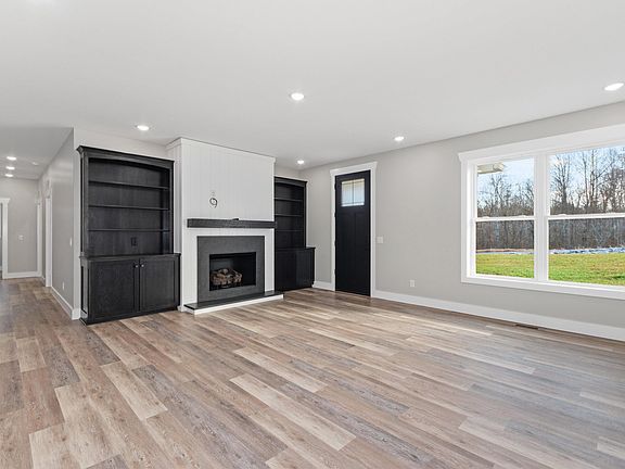 4th image of 209 Corinne Dr