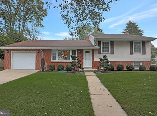 425 Herwen Dr, Shippensburg, PA 17257
