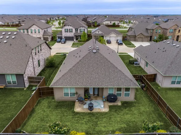 2800 Lakeside Dr, Aubrey, TX 76227