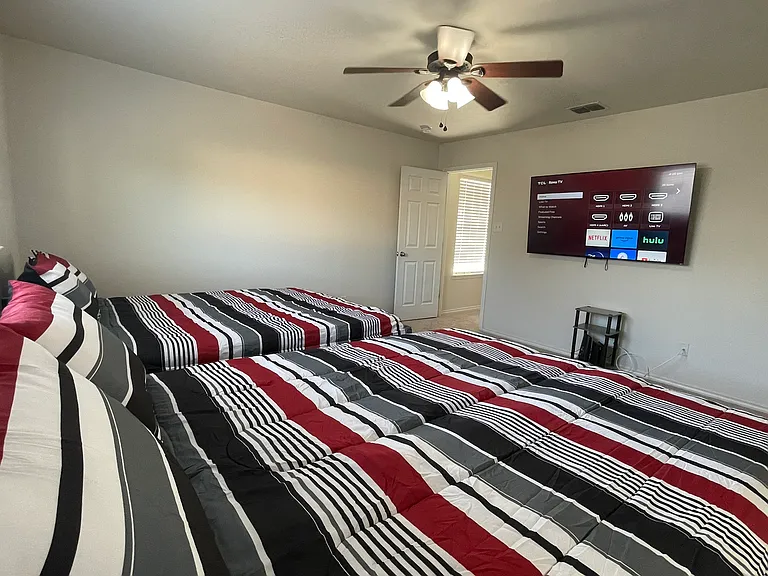 3738 Gallery Wls — Photo 95