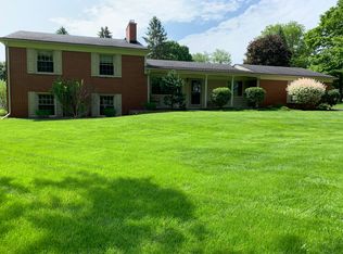 19856 Meadowbrook Rd, Northville, MI 48167