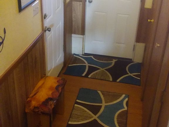 mudroom/entryway