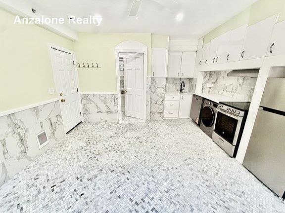 3rd image of 10 Harris St APT 4