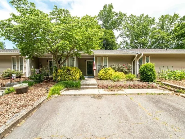 2505 Tantelon Pl, Winston Salem, NC 27127