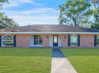 901 Dulles Dr, Lafayette, LA 70506