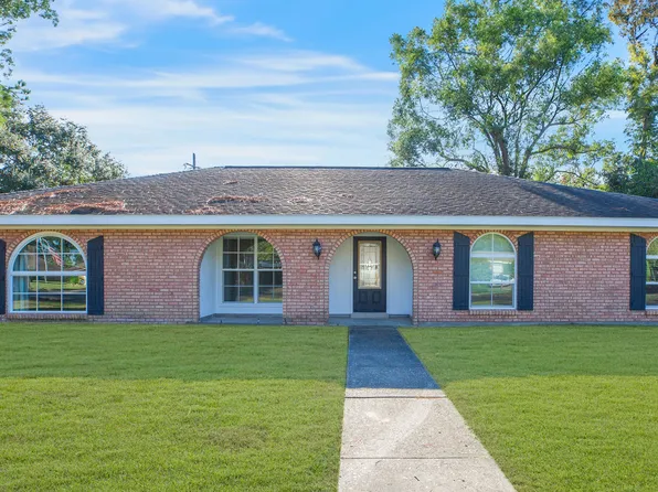 901 Dulles Dr, Lafayette, LA 70506