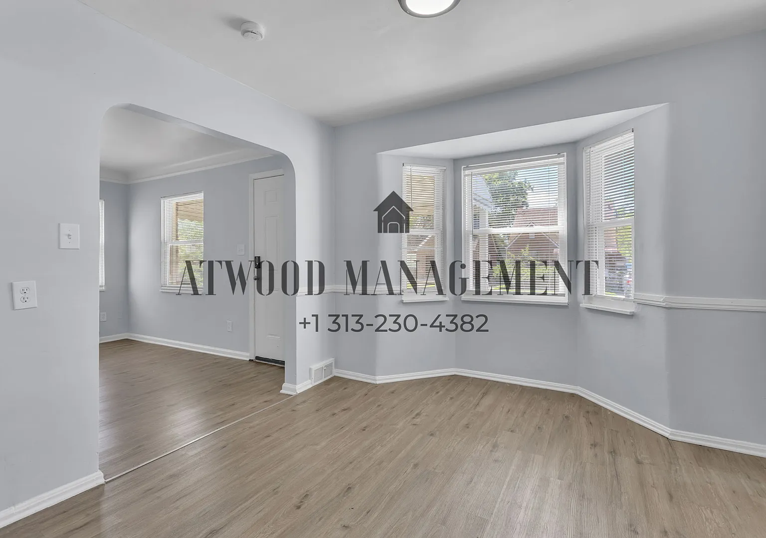 This beautifully updated 3-bedroom, 2-bath single-family home is ready for move-in! — Photo 4