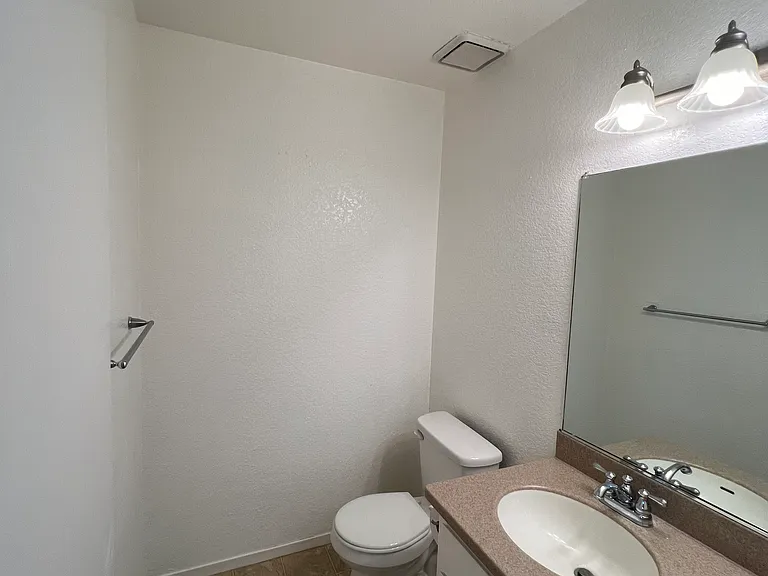 1125 Sheridan Ave #67 — Photo 8