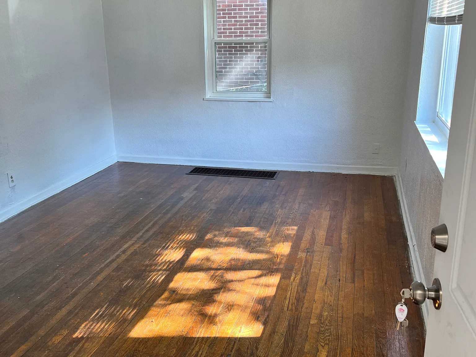 138 Glenridge Pl — Photo 2