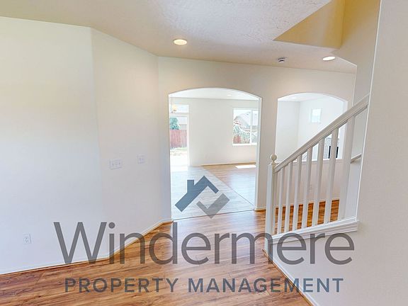 2nd image of 229 Kokanee Dr