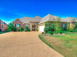 411 Remington Dr, Bossier City, LA 71111