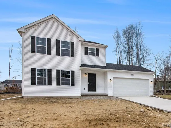 1079 Kemperwood Ct, Howell, MI 48843