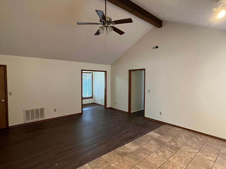 1st image of 1538 E Thornhill Dr