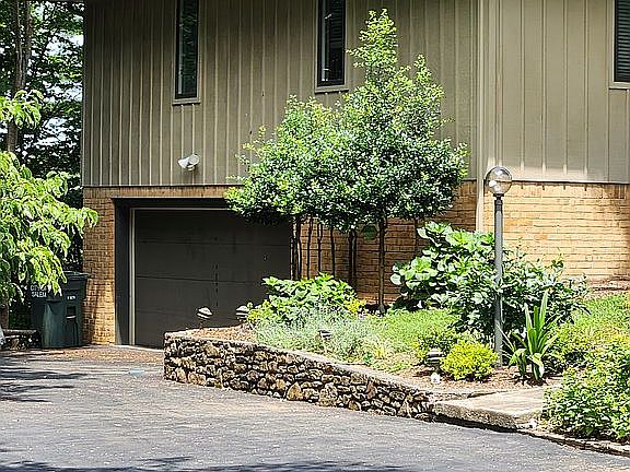 3rd image of 177 Bogey Ln