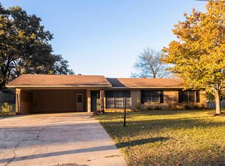 309 E Nancy St, White Oak, TX 75693