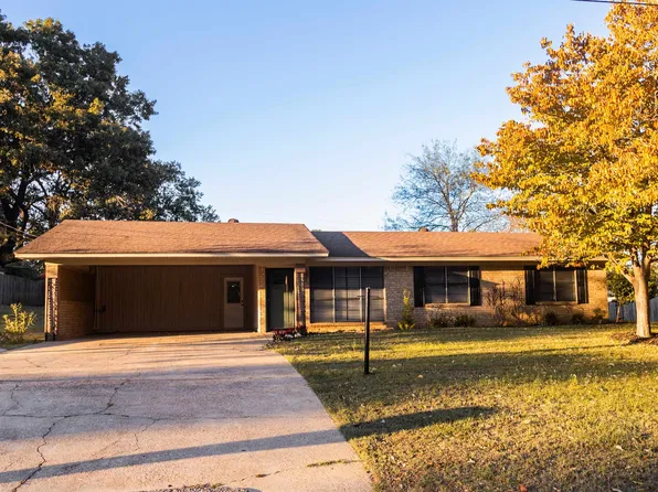 309 E Nancy St, White Oak, TX 75693