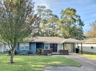 2320 Elgin Ave, Nederland, TX 77627